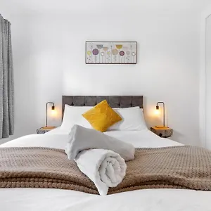 Apartment Modern Luxury Next To Aldgate East Station And Tower Of, London