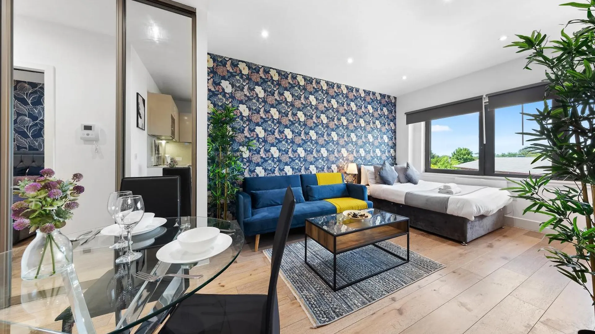 Apartment Modern One Bedroom Flat - Sleeps 5 -Near Heathrow - London Ub3