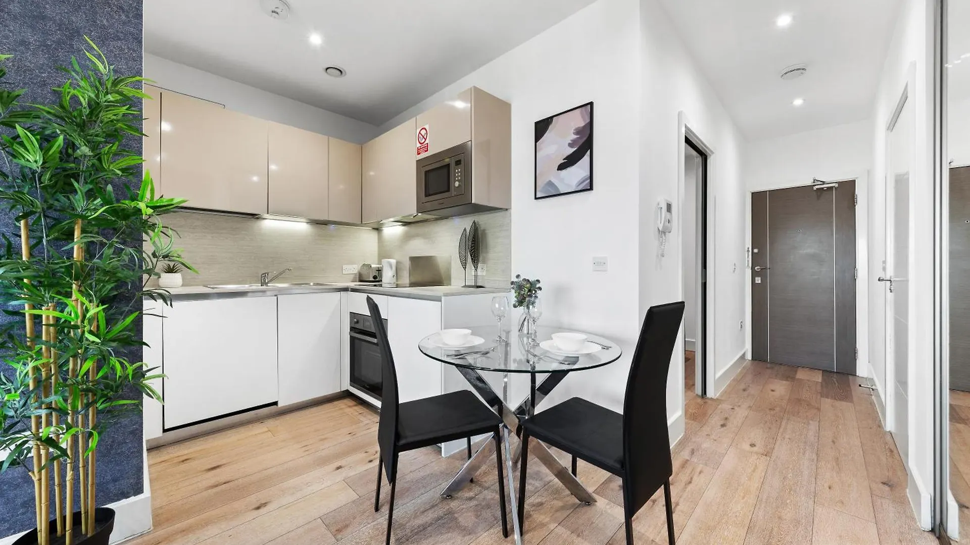 Apartment Modern One Bedroom Flat - Sleeps 5 -Near Heathrow - London Ub3